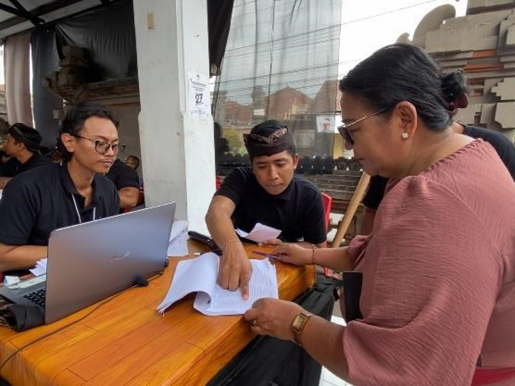 Kegiatan Proses Pemungutan Suara di TPS 08 Banjar Dukuh, Desa Dalung